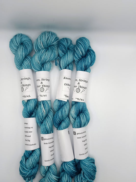 Hugs 8ply Minis